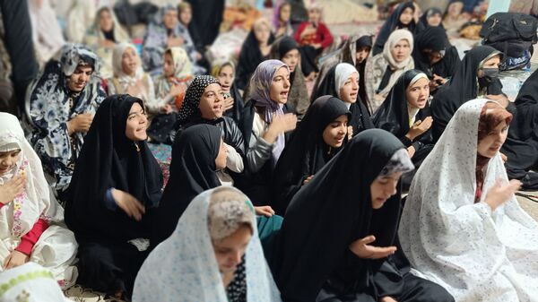 آیین معنوی اعتکاف دانش‌آموزان دختر مسجد سیدالشهدای یاسوج