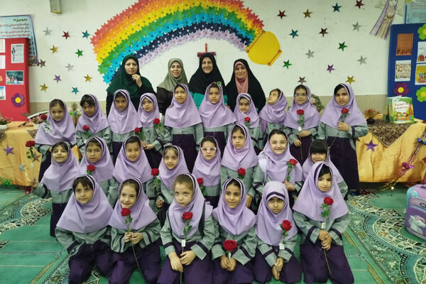 شروعی تازه با جشن شکوفه‌ها در دبستان حاج رحیم خالصی