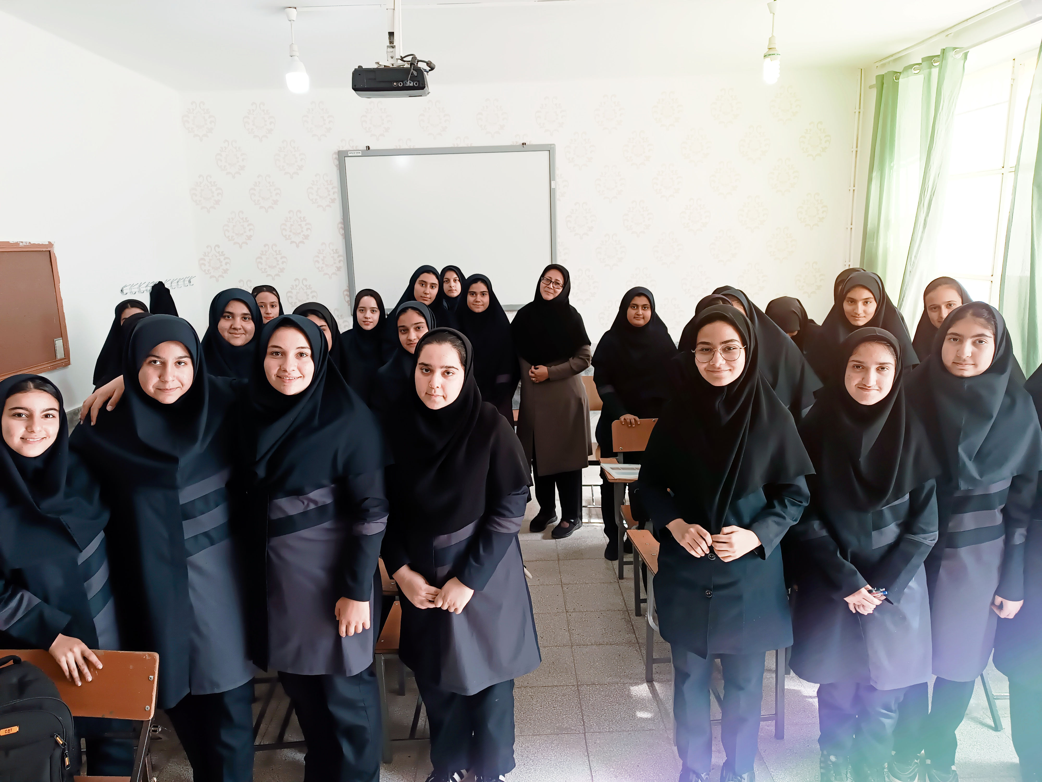 قاب ماندگار کلاس دهم انسانی دبیرستان شاهد ریحانه النبی گناباد 