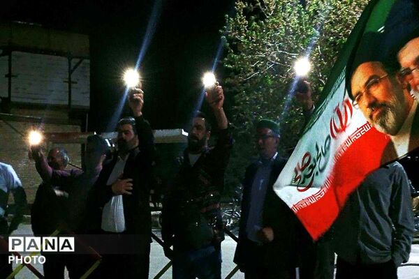جمهوری اسلامی ایران مستقل متحد پیشرفته  و پیروز است