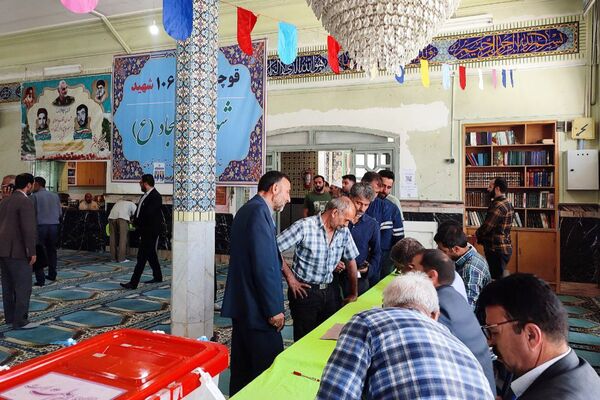 حضور پرشور مردم قوچان در دور دوم انتخابات ریاست‌جمهوری 