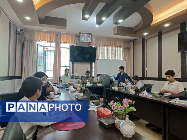 دوره توانمندسازی راه‌یافتگان ناحیه 3 شیراز به المپیاد رویش استانی