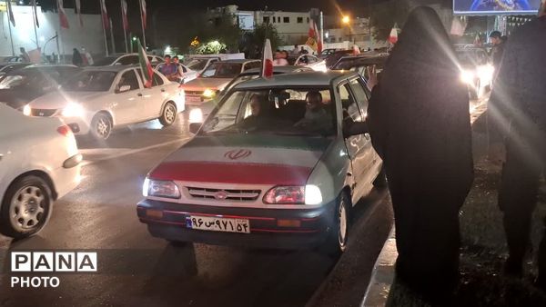 موج هفتادو چهارمین حضور پر شور مردم یزد در میدان