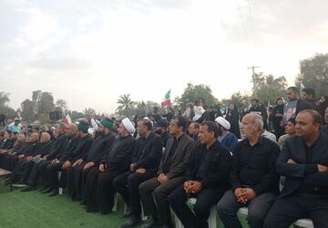 میناب میزبان پرچم متبرک حسینی؛ آیین تکریم شهدا در فضایی سرشار از معنویت