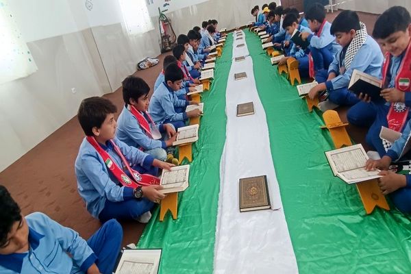 محفل انس با قرآن در پارسیان برگزار شد