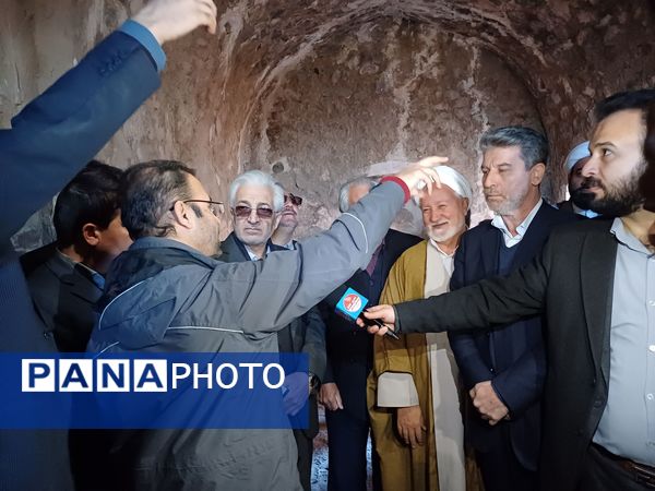 بازدید استاندار و همراهان از کاروانسرای رباط قلی جاجرم