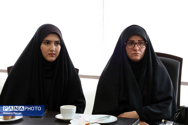 دیدار دانش‌آموز خبرنگاران پانای البرز با مدیرعامل خبرگزاری پانا