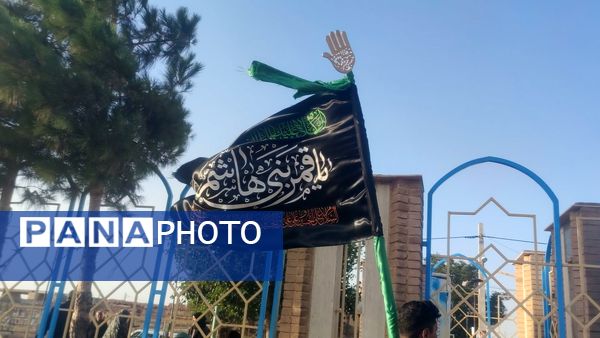 آیین جمع آوری نذورات مردمی در روز عاشورا 