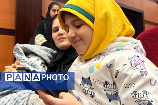 مسابقات استندآپ کمدی و مجری‌گری در سالن سجادیه بهارستان دو