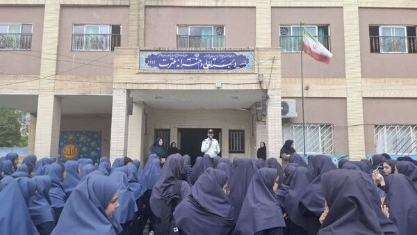 گرامیداشت روز نیروی انتظامی در دبیرستان بهار آزادی قائمشهر