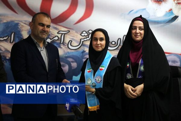 تقدیر از طلایه‌داران آگاهی در مازندران 