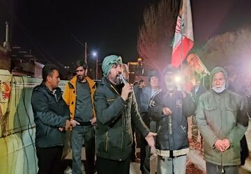 شیعه امام خود را تنها نمی گذارد