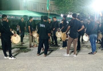 برافراشته شدن پرچم سیدالشهدا(ع) در محله زرکی میناب