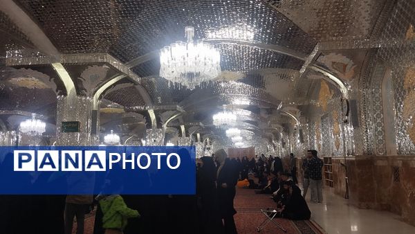 حرم مطهر امام رضا (ع) در شب مبعث رسول خدا