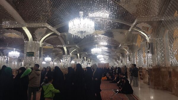 حرم مطهر امام رضا (ع) در شب مبعث رسول خدا