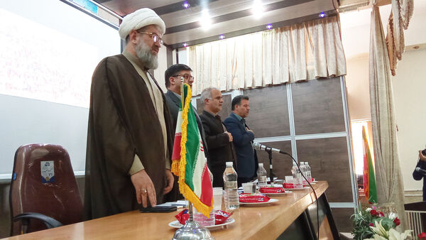 جلسه شورای اداری شهرستان بن با حضور استاندار 