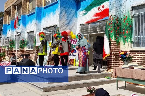 بازگشایی مدارس پیشوا با برنامه‌های شاد و اجرای عروسکی