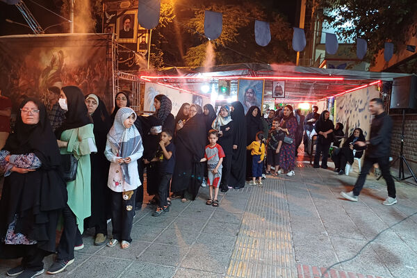 پذیرایی ویژه در مسیر عشق