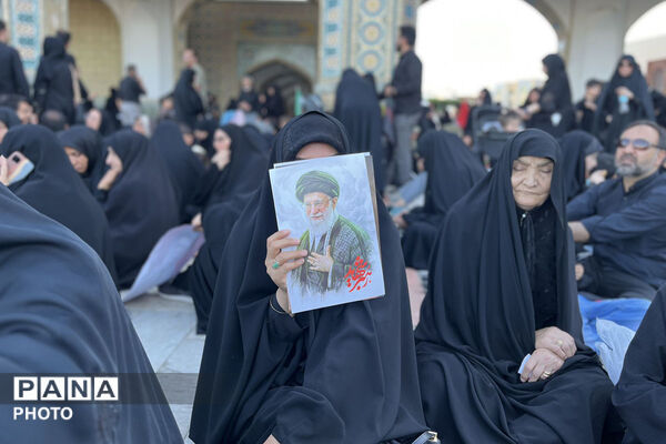 مشهد در سوگ؛ بدرقه باشکوه رهبر شهید انقلاب در جوار بارگاه رضوی