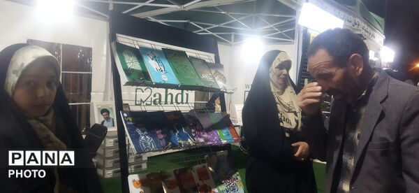 برپایی نمایشگاه امام مهدی (عج) در اجتماعات شبانه 