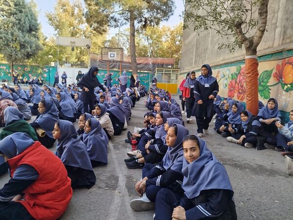 جشن ولادت حضرت زینب در دبیرستان دخترانه دانشور 2 