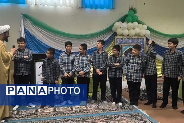 طنینِ نیایش در مدرسه