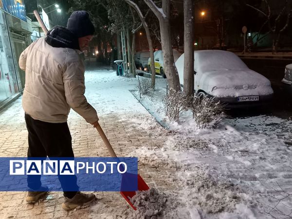 بارش برف در شهر مشهد 