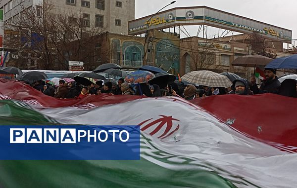 باران هم حریف عشق به وطن نشد