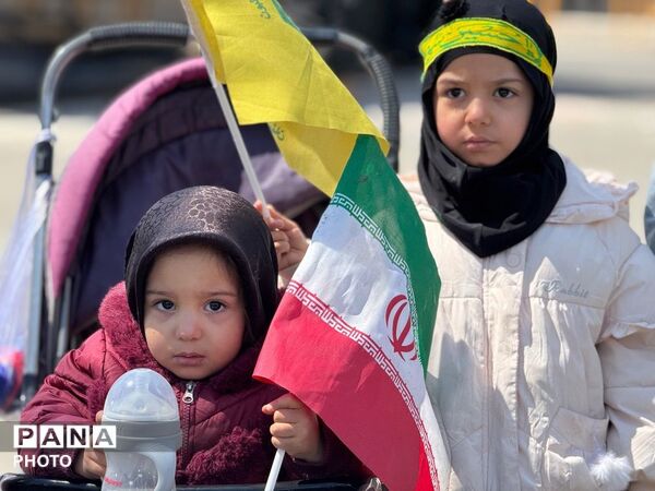 خروش مؤمنان در دسته عزاداری رهبر