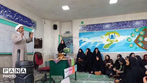  نشست آموزش خانواده با محوریت نقش الگوی خانواده در تربیت فرزندان و ترویج تاب‌ آوری