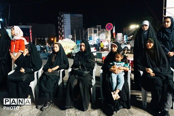 حضور پرشور دانش‌آموزان دبیرستان امام علی(ع) متوسطه اول در غرفه شهدای دانش‌آموز ورامین
