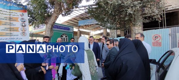 استقبال از دانش آموز شیروانی دارنده مدال برنز جهانی المپیاد علوم زمین