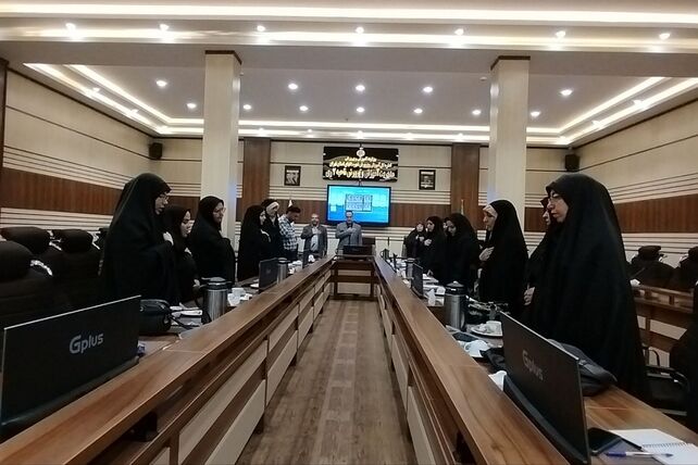 جلسه توجیهی نظام مسائل تربیتی و ساماندهی مربیان پرورشی مدارس ناحیه دو شهرری