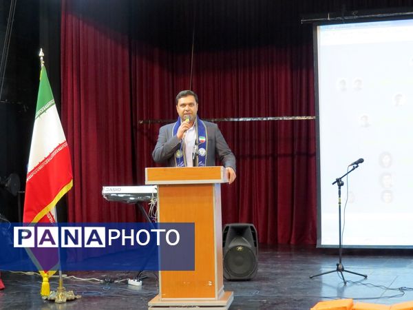 تقدیر از دانش‌آموزان برتر مدرسه آل نبی 