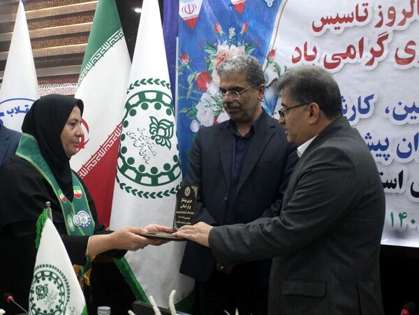 تجلیل از مسئولان، کارشناسان، مربیان و دانش‌آموزان پیشتاز برتر سازمان دانش‌آموزی استان بوشهر 