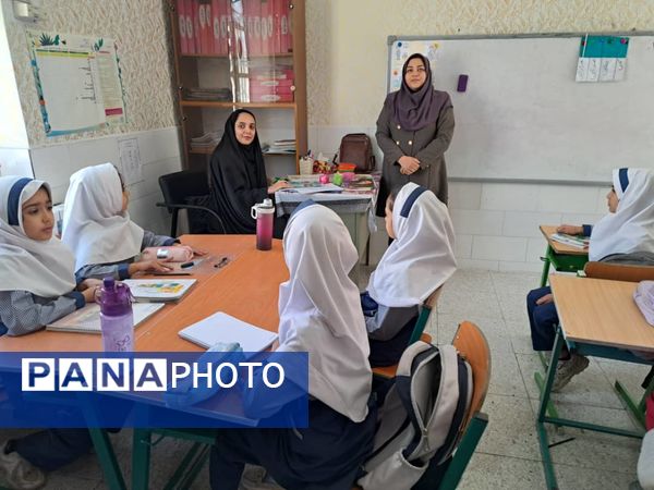 بازدید تیم کارشناسی اداره‌کل آموزش و پرورش استان یزد از واحدهای آموزشی خاتم 