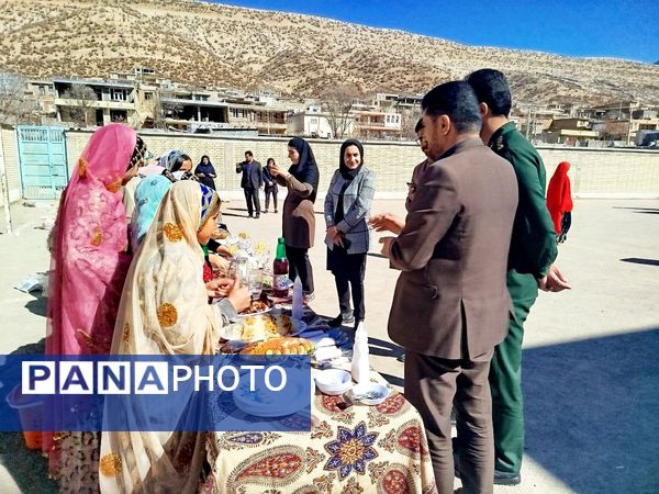 تقدیر از دانش‌آموزان آموزشگاه برکت شهرک مامور