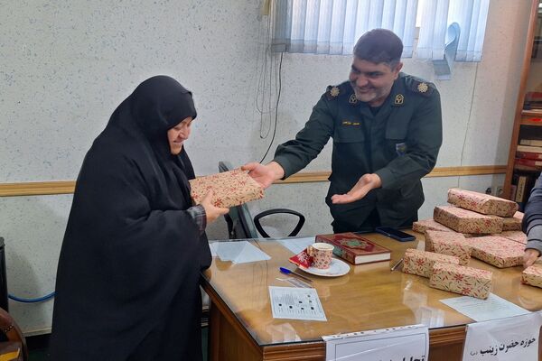 جلسه ستاد دهه فجر در حوزه حضرت زینب(س)بسیج سپاه احمد ابن موسی (ع) در شیراز 