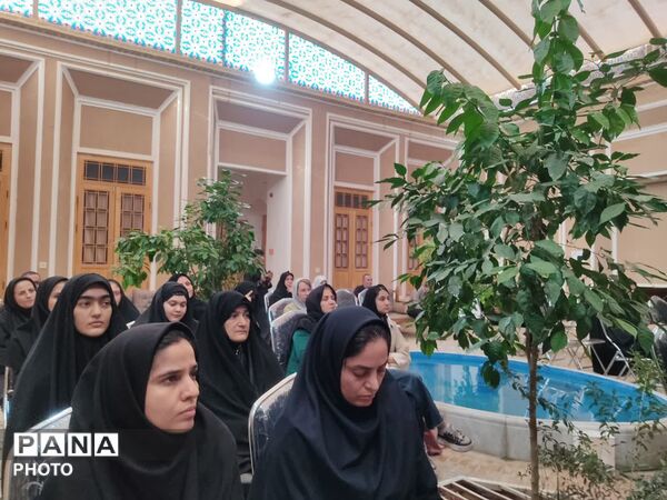آغاز به کار انجمن تخصصی شعر و ادب دانش آموزی یزد