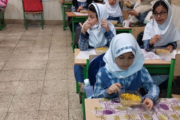 خانه کودک در مدرسه؛ تجربه‌ای نو برای دانش‌آموزان ورامینی 
