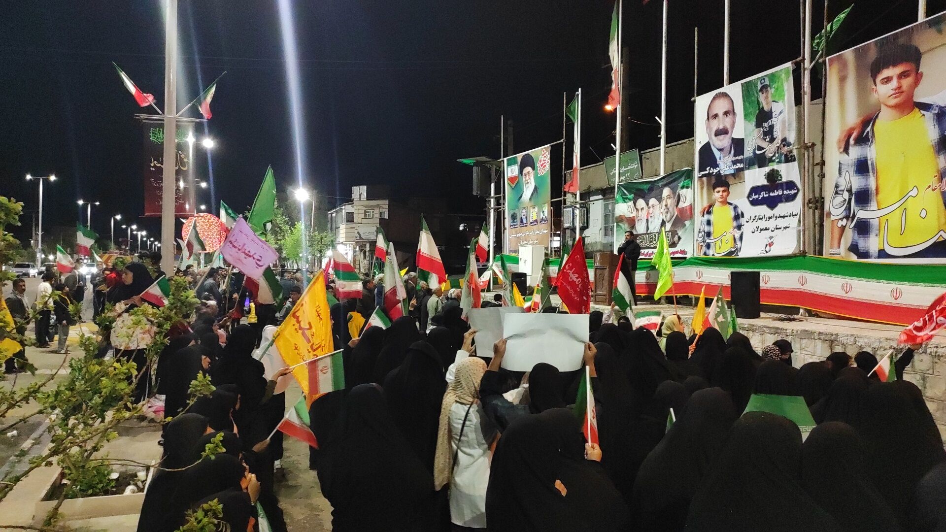 معمولان در شب چهل و چهارم، چراغ انقلاب را روشن کردند