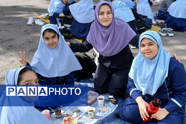 برگزاری اردو درون مدرسه‌ای در بهارستان ۲