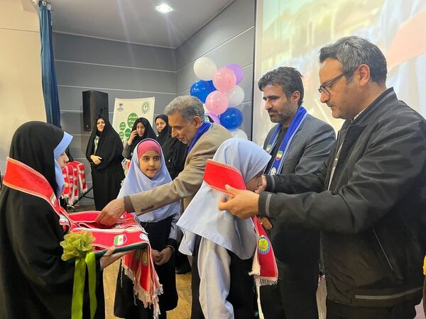مراسم تحلیف پیشتازان دبستان آرمینه مصلی نژاد ناحیه۶ مشهد