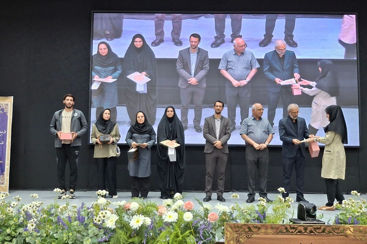 گردهمایی دبیران و آموزگاران تربیت بدنی در کانون فرهنگی تربیتی امام خمینی (ره) به مناسبت هفته تربیت بدنی و ورزش 