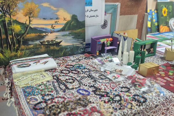 هفته فرهنگی و هنری «ماها» در دبیرستان فرزانگان۱