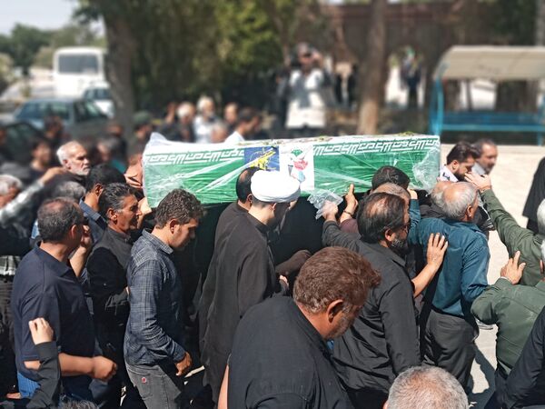تشییع پیکر پرافتخار شهید علی اکبر صانعی جانباز ۷۰ درصد جنگ تحمیلی
