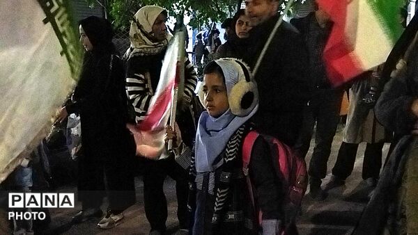 دختران نیشابوری در صف اول تجمعات-۲