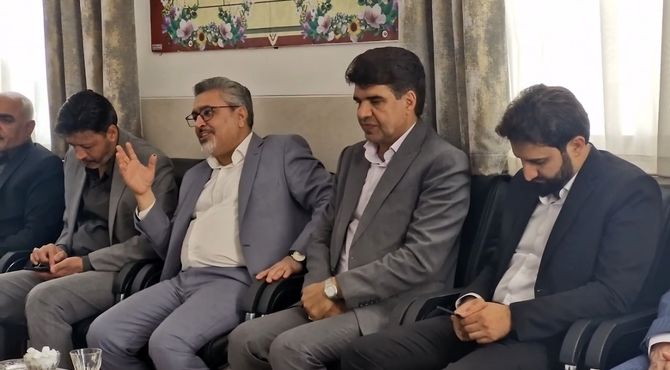 بازدید مسئولان آموزش‌وپرورش یزد از مدارس شهرستان اشکذر 