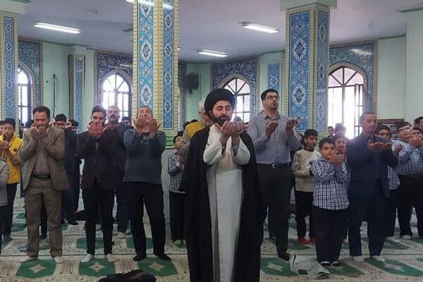 مدرسه سما  فیروزکوه میزبان افتتاحیه هفته قرآن، عترت و نماز