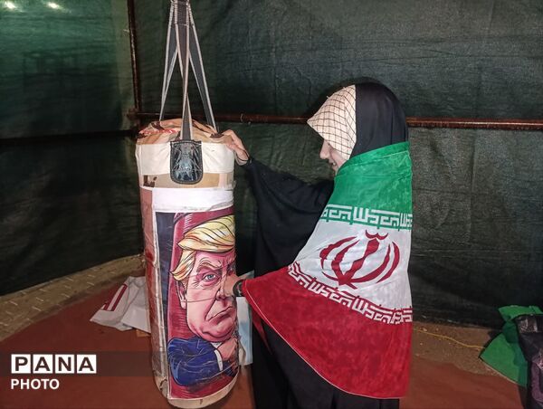 میزبانیِ موکب امام خامنه‌ای توسط دانش‌آموزان پیشتاز خدیجه کبری مهردشت ابرکوه